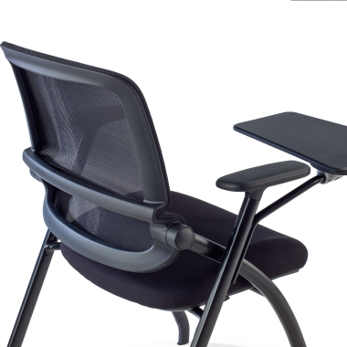 chaise avec tablette noir avec une palette d ecriture maille accoudoirs mobiles 7