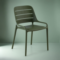 Chaise empilable en polypropylène Helda, dossier enveloppant