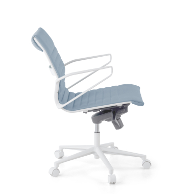 fauteuil de direction blanc bleu dossier bas structure blanche simil cuir accoudoirs fixes 5