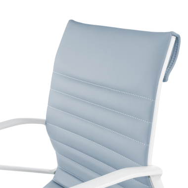 fauteuil de direction blanc bleu dossier bas structure blanche simil cuir accoudoirs fixes 9