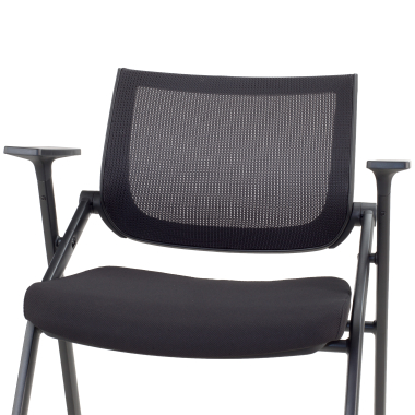 chaise avec tablette noir 4 pattes maille accoudoirs fixes 6