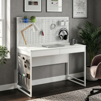 Bureau avec étagère Taskmaster et panneau organisateur