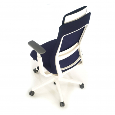 chaise ergonomique blanc bleu structure blanche tissu accoudoirs reglables 3d 9