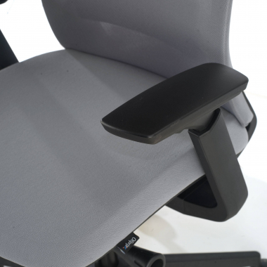 chaise ergonomique gris structure noire tissu accoudoirs reglables 3d 6