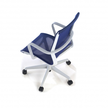 chaise de bureau design blanc bleu structure noire maille accoudoirs fixes 6