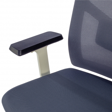 chaise de bureau blanc gris structure blanche appui tete maille accoudoirs reglables 1d soutien lombaire appui tete 6
