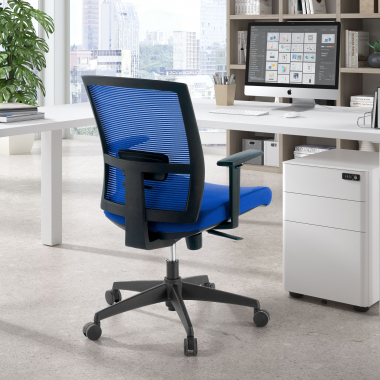 chaise ergonomique bleu structure noire maille accoudoirs reglables 1d soutien lombaire 2