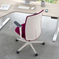 Chaise Pivotante Sheryl white, avec accoudoirs réglables, recouverte en tissu