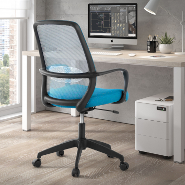 chaise pivotante bleu structure noire maille accoudoirs fixes 2