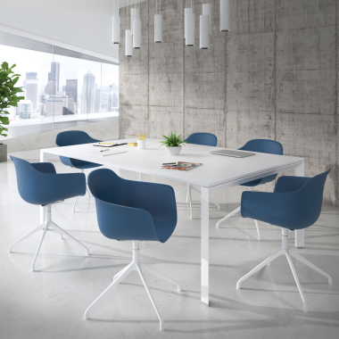 chaise de reunion blanc bleu base pyramide plastique accoudoirs fixes 2